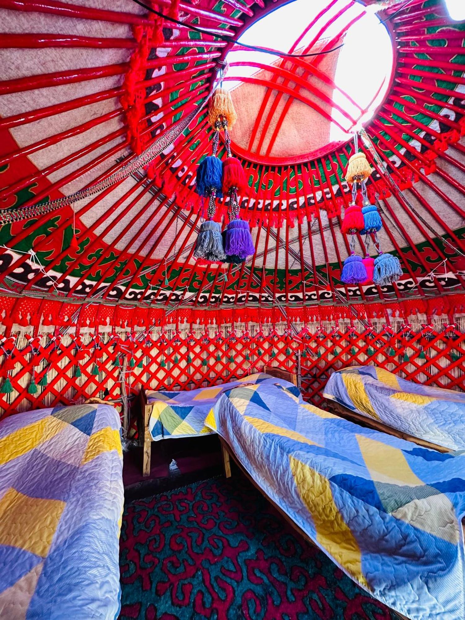 Yurt Camp Azamat At Song Kol Lake Bagysh Экстерьер фото