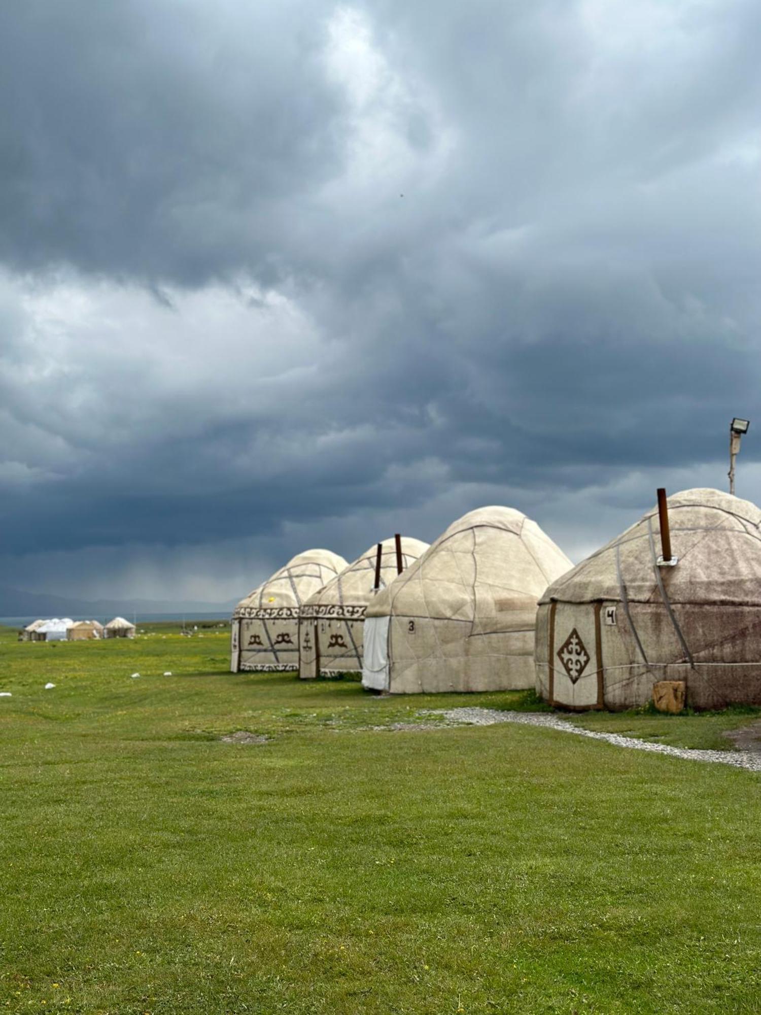 Yurt Camp Azamat At Song Kol Lake Bagysh Экстерьер фото